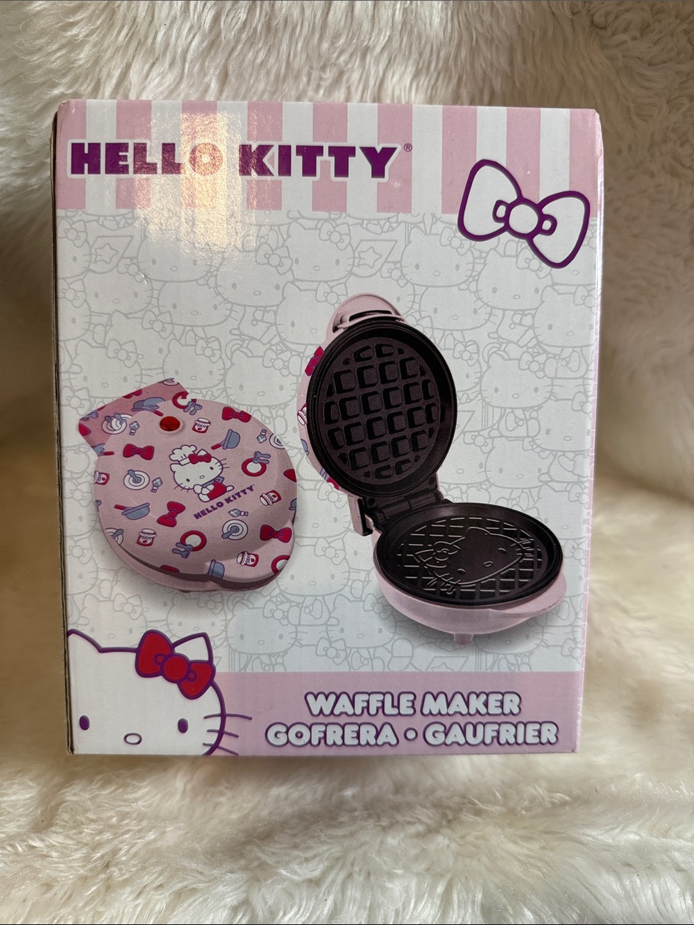 NIB Hello Kitty Mini Waffle Maker Pink Sanrio Uncanny Brands Kitchen Appliance